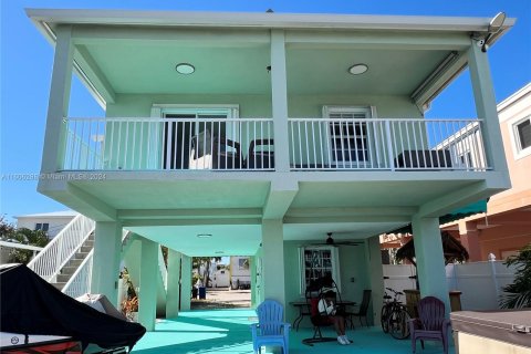 House in Key Largo, Florida 2 bedrooms, 89.19 sq.m. № 1227337 - photo 1