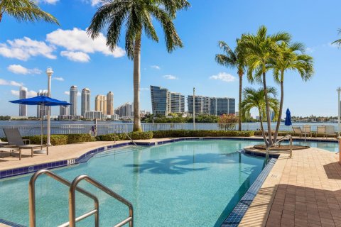 Condominio en venta en Aventura, Florida, 2 dormitorios, 173.73 m2 № 825799 - foto 10