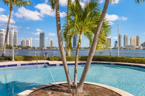 Condominio en venta en Aventura, Florida, 2 dormitorios, 173.73 m2 № 825799 - foto 8