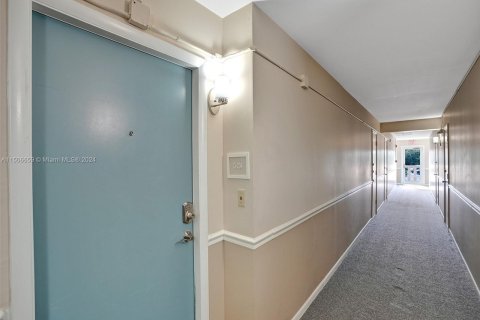 Condominio en venta en Wilton Manors, Florida, 1 dormitorio, 69.68 m2 № 927160 - foto 2