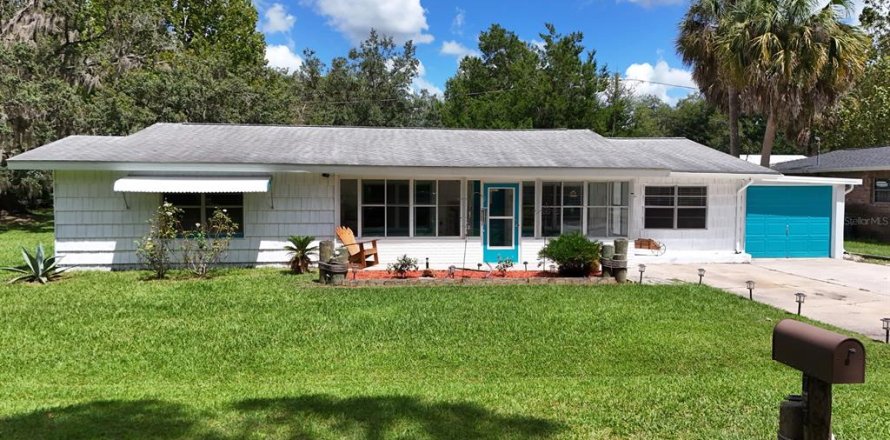 House in Crystal River, Florida 3 bedrooms, 155.8 sq.m. № 1343895