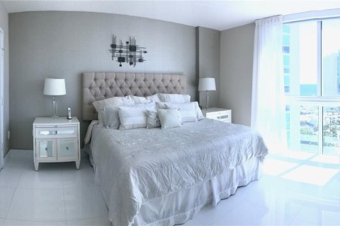 Condominio en venta en Sunny Isles Beach, Florida, 3 dormitorios, 138.61 m2 № 144335 - foto 12