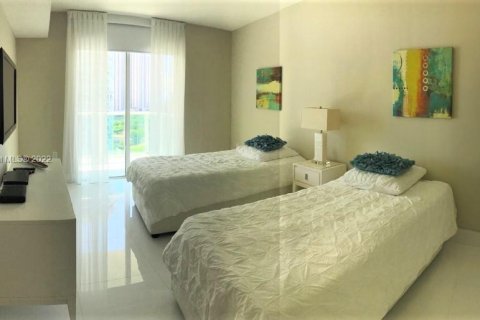 Condo in Sunny Isles Beach, Florida, 3 bedrooms  № 144335 - photo 23