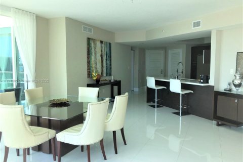 Condominio en venta en Sunny Isles Beach, Florida, 3 dormitorios, 138.61 m2 № 144335 - foto 5