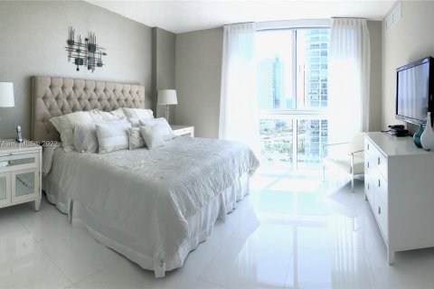 Condominio en venta en Sunny Isles Beach, Florida, 3 dormitorios, 138.61 m2 № 144335 - foto 13