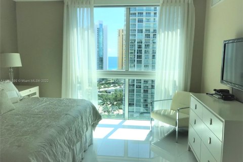 Condominio en venta en Sunny Isles Beach, Florida, 3 dormitorios, 138.61 m2 № 144335 - foto 16