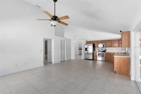 Casa en venta en Orlando, Florida, 4 dormitorios, 172.61 m2 № 1131807 - foto 10