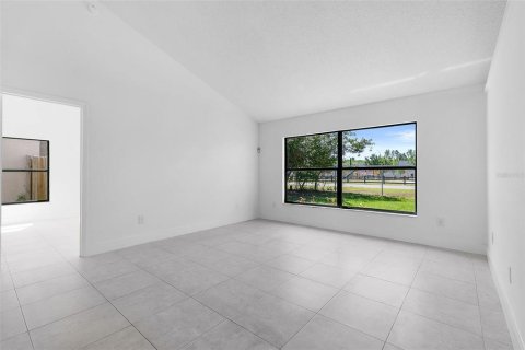 Casa en venta en Orlando, Florida, 4 dormitorios, 172.61 m2 № 1131807 - foto 13