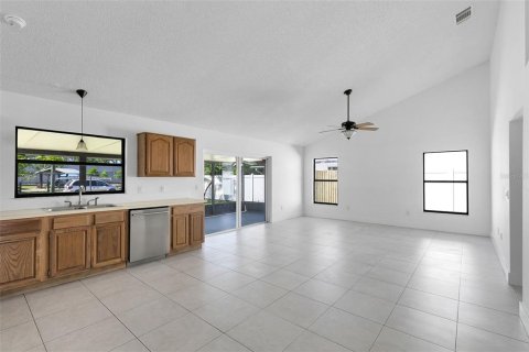 Casa en venta en Orlando, Florida, 4 dormitorios, 172.61 m2 № 1131807 - foto 8