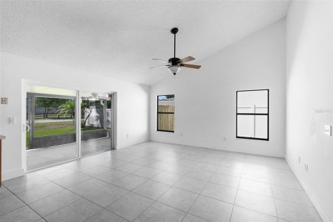 Casa en venta en Orlando, Florida, 4 dormitorios, 172.61 m2 № 1131807 - foto 11