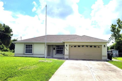 House in North Port, Florida 3 bedrooms, 110 sq.m. № 1318167 - photo 2