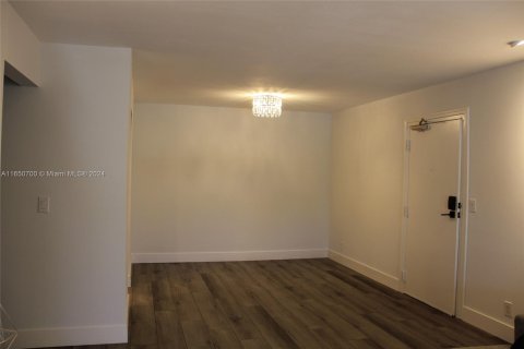 Condo in Fort Lauderdale, Florida, 2 bedrooms  № 1345435 - photo 13