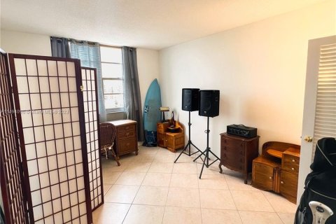 Condominio en venta en Sunny Isles Beach, Florida, 2 dormitorios, 113.34 m2 № 876059 - foto 14