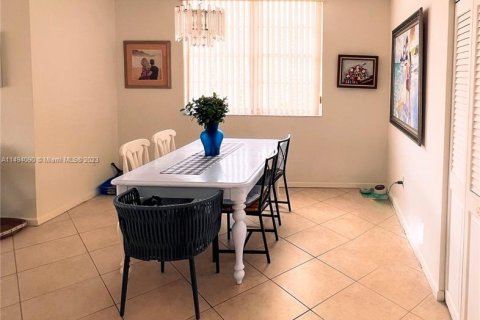 Condominio en venta en Sunny Isles Beach, Florida, 2 dormitorios, 113.34 m2 № 876059 - foto 9