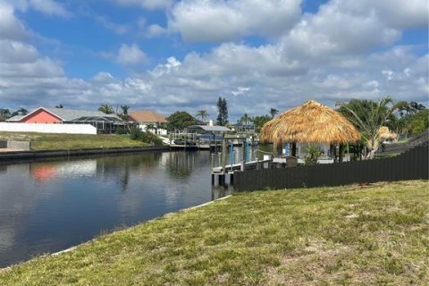 Terrain à vendre à Cape Coral, Floride № 521055 - photo 1