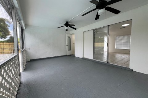 Villa ou maison à vendre à Margate, Floride: 3 chambres, 118.45 m2 № 1291555 - photo 17