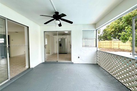 Casa en venta en Margate, Florida, 3 dormitorios, 118.45 m2 № 1291555 - foto 5