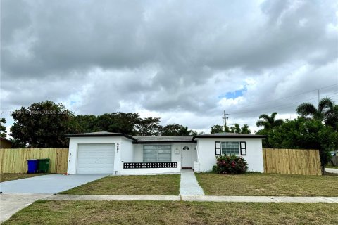 Casa en venta en Margate, Florida, 3 dormitorios, 118.45 m2 № 1291555 - foto 1