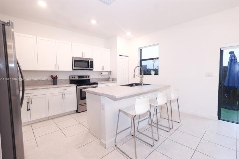 Townhouse in Pembroke Pines, Florida 3 bedrooms, 155.24 sq.m. № 1291464 - photo 12