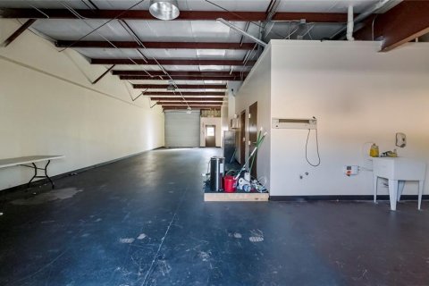 Propiedad comercial en alquiler en Apopka, Florida, 137.96 m2 № 1352575 - foto 11