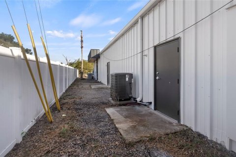 Propiedad comercial en alquiler en Apopka, Florida, 137.96 m2 № 1352575 - foto 10