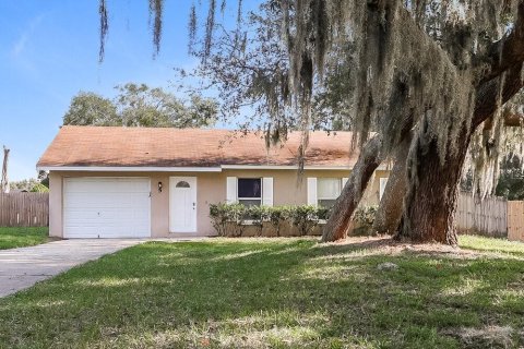 Villa ou maison à louer à Mascotte, Floride: 3 chambres, 96.99 m2 № 1352651 - photo 1