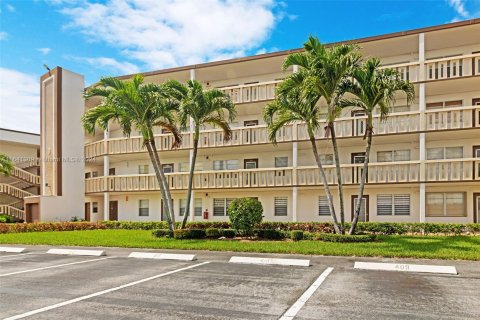 Copropriété à vendre à Boca Raton, Floride: 2 chambres, 79.99 m2 № 1320775 - photo 3