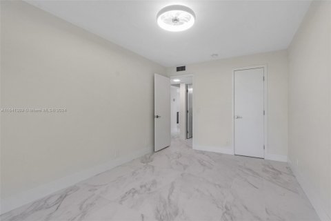 Copropriété à vendre à Boca Raton, Floride: 2 chambres, 79.99 m2 № 1320775 - photo 8