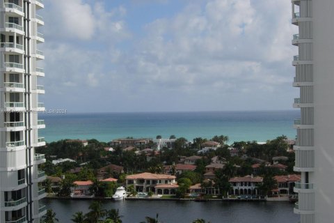 Condo in Aventura, Florida, 3 bedrooms  № 1320778 - photo 6