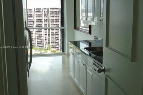 Condo in Aventura, Florida, 3 bedrooms  № 1320778 - photo 25