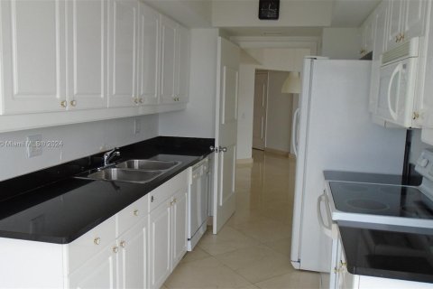 Condo in Aventura, Florida, 3 bedrooms  № 1320778 - photo 29