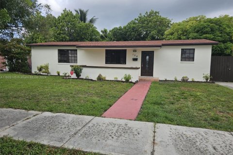 House in Miami Gardens, Florida 4 bedrooms, 111.11 sq.m. № 1293705 - photo 3