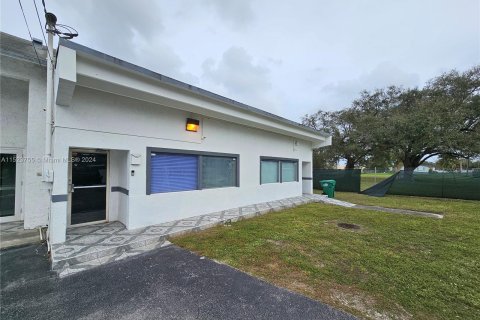 Immobilier commercial à vendre à Miami Gardens, Floride № 980597 - photo 25