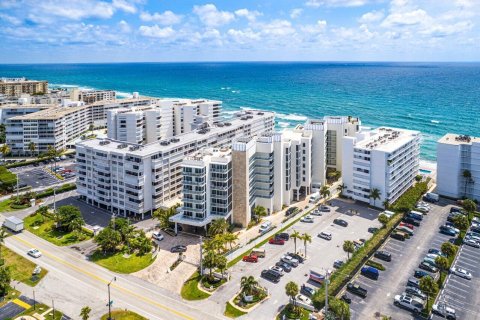 Condo in Palm Beach, Florida, 3 bedrooms in 3550 SOUTH OCEAN  № 925505 - photo 20