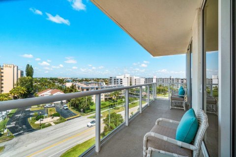 Condo in Palm Beach, Florida, 3 bedrooms in 3550 SOUTH OCEAN  № 925505 - photo 7