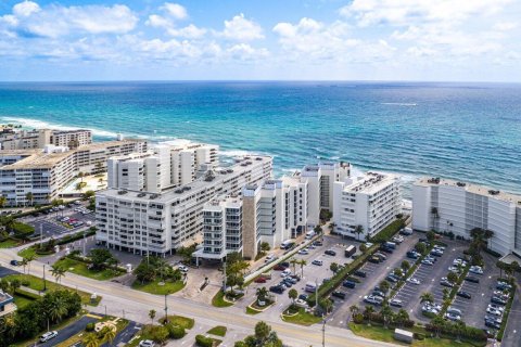 Condo in Palm Beach, Florida, 3 bedrooms in 3550 SOUTH OCEAN  № 925505 - photo 27