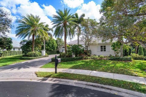 House in Wellington, Florida 4 bedrooms, 350.06 sq.m. № 804997 - photo 12
