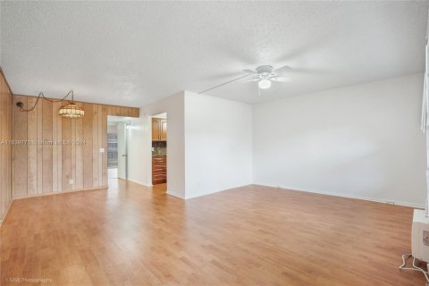 Copropriété à vendre à Pembroke Pines, Floride: 1 chambre, 75.34 m2 № 1329097 - photo 5