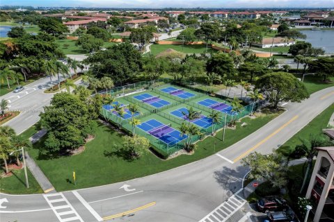 Condominio en venta en Pembroke Pines, Florida, 1 dormitorio, 75.34 m2 № 1329097 - foto 14