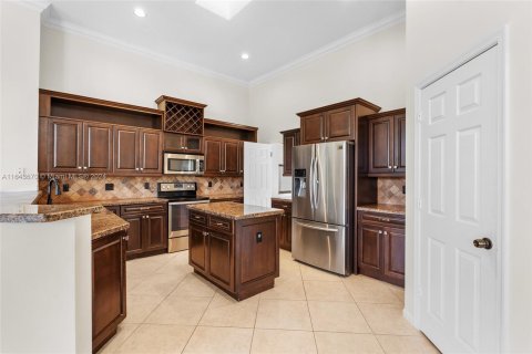 Villa ou maison à vendre à Davie, Floride: 6 chambres, 351.17 m2 № 1329437 - photo 5