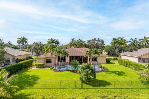 Villa ou maison à vendre à Davie, Floride: 6 chambres, 351.17 m2 № 1329437 - photo 1