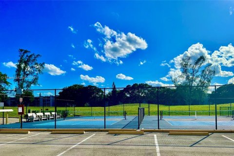 Condo in Deerfield Beach, Florida, 1 bedroom  № 1329454 - photo 23