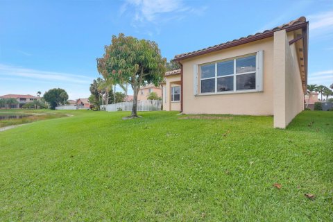 Villa ou maison à vendre à Lake Worth, Floride: 4 chambres, 244.43 m2 № 1207890 - photo 17