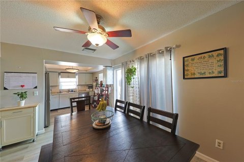 Townhouse in Clearwater, Florida 3 bedrooms, 130.53 sq.m. № 1361015 - photo 8