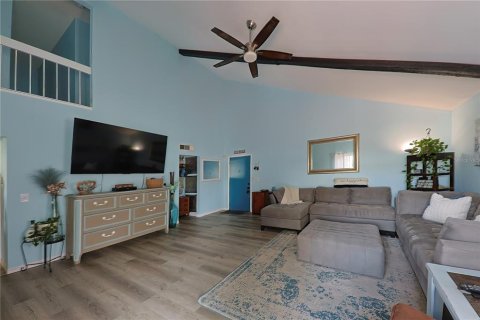 Townhouse in Clearwater, Florida 3 bedrooms, 130.53 sq.m. № 1361015 - photo 5