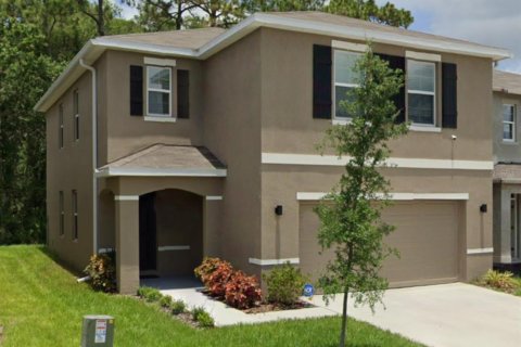 House in New Port Richey, Florida 4 bedrooms, 209.96 sq.m. № 958088 - photo 1
