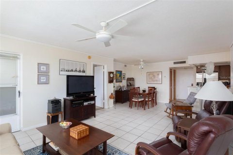 Condo in Saint Petersburg, Florida, 2 bedrooms  № 1389380 - photo 3