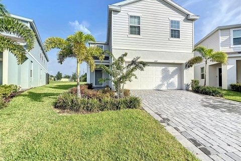 House in Davenport, Florida 5 bedrooms, 232.63 sq.m. № 1389150 - photo 1