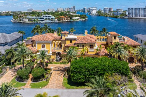 Villa ou maison à vendre à Fort Lauderdale, Floride: 8 chambres, 1139.17 m2 № 1117175 - photo 2