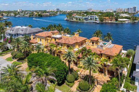 Villa ou maison à vendre à Fort Lauderdale, Floride: 8 chambres, 1139.17 m2 № 1117175 - photo 3